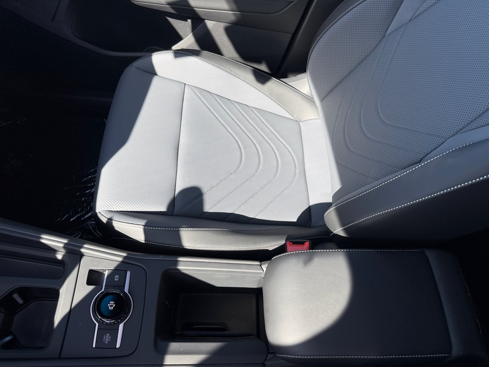 New 2026 Volkswagen Tiguan SE R-Line AWD/4WD image 14