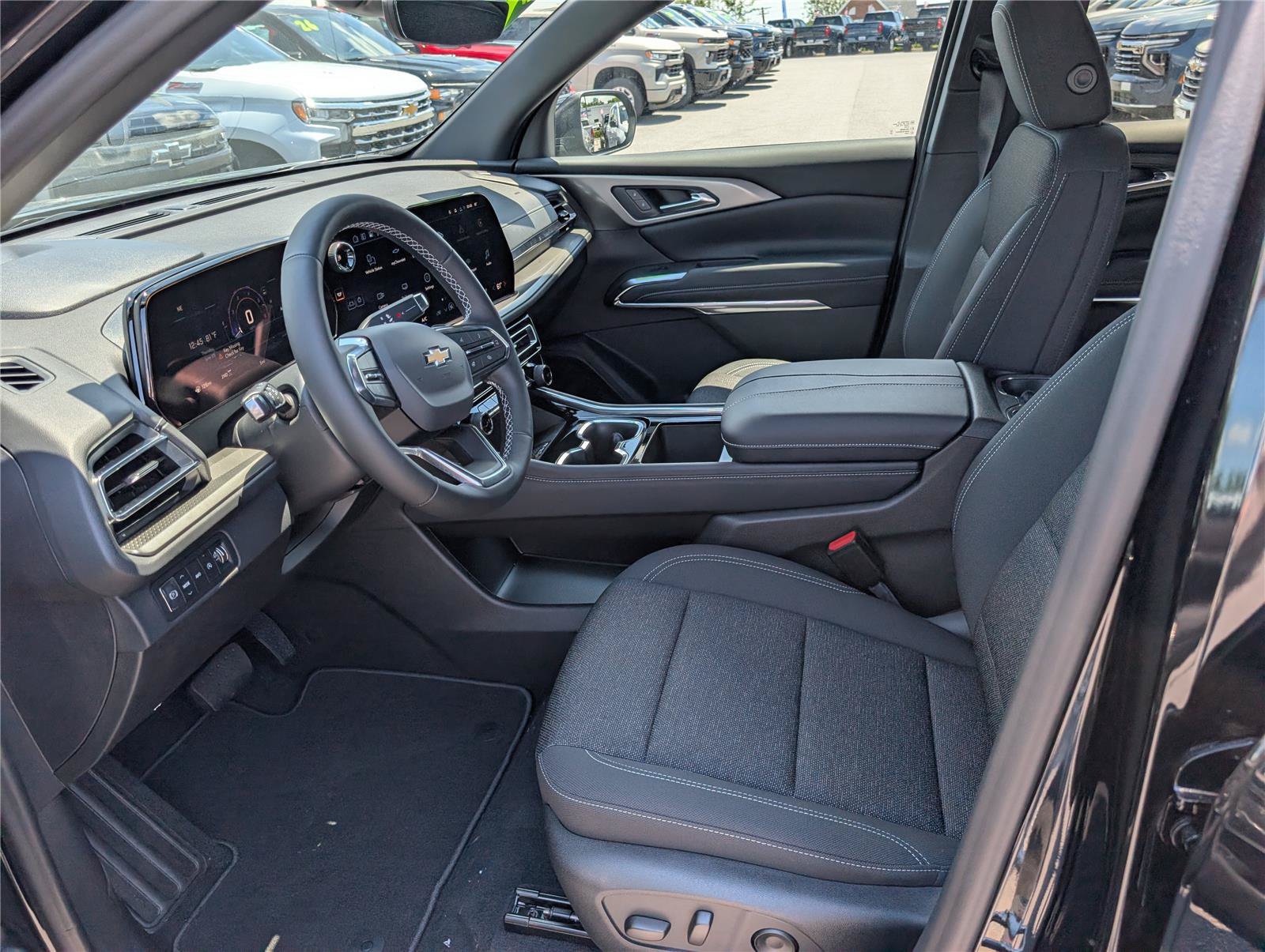 New 2026 Chevrolet Traverse LT w/ Driver Confidence Package AWD/4WD image 12