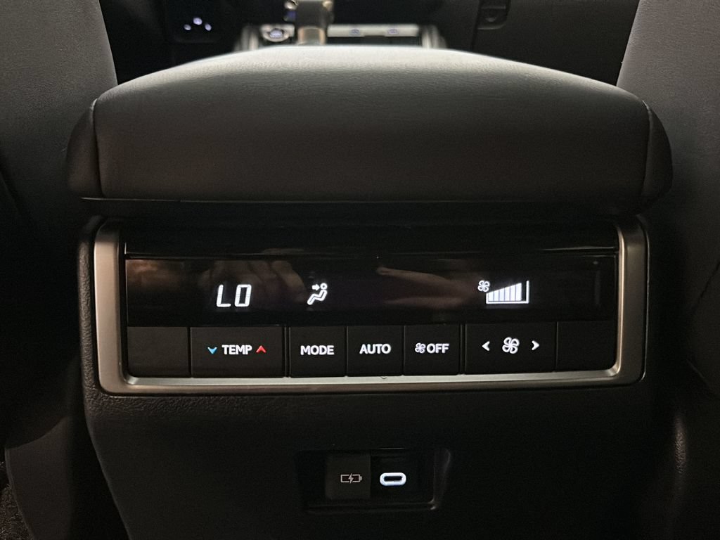 Used 2024 Lexus GX 550 w/ Cold Area Package AWD/4WD image 22