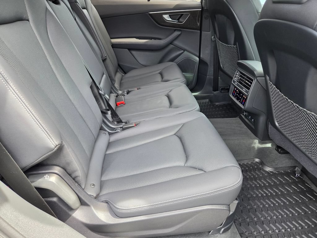 Certified 2025 Audi Q7 2.0T Premium Plus w/ Premium Plus Package AWD/4WD image 18