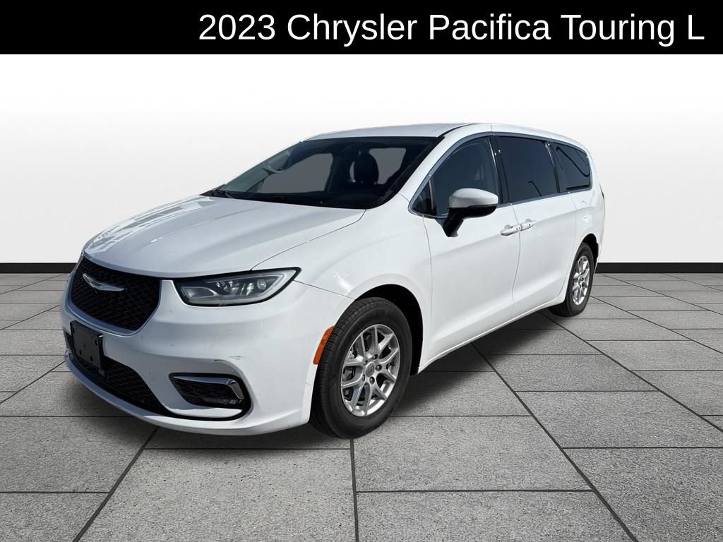 Used 2023 Chrysler Pacifica Touring-L FWD image 1