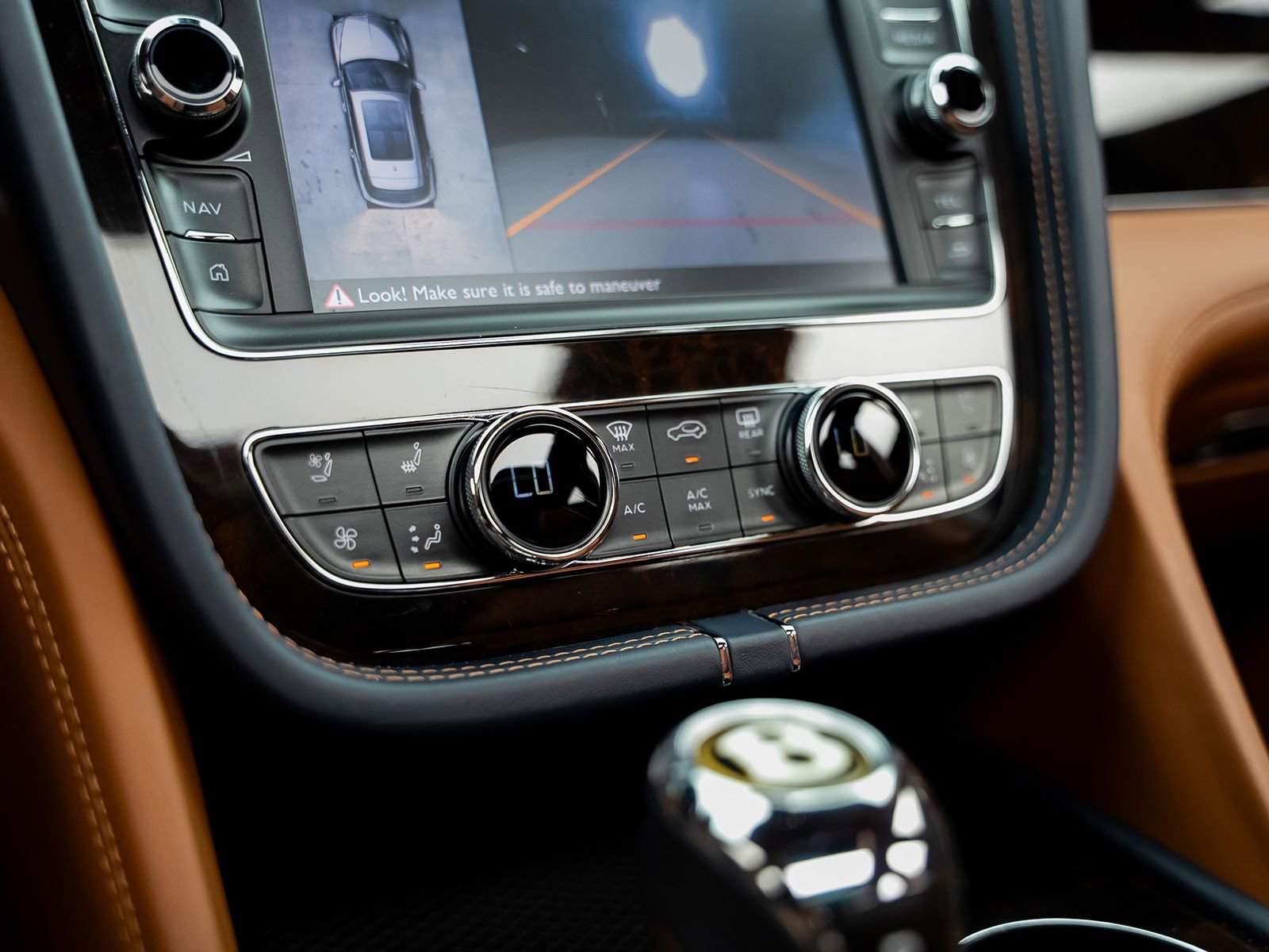 Used 2019 Bentley Bentayga image 52