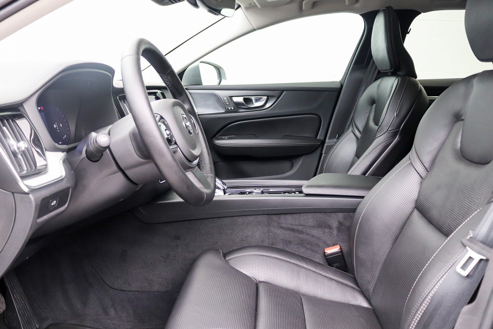 Used 2025 Volvo V60 B5 Cross Country Ultra w/ Protection Package Premier AWD/4WD image 21