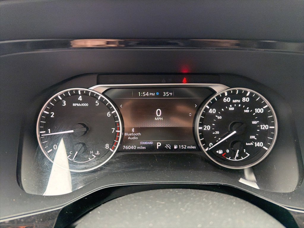 Used 2022 Nissan Pathfinder SV w/ SV Black Package image 11