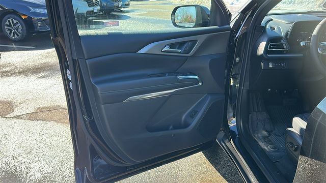 Used 2024 Chevrolet Traverse LT image 8