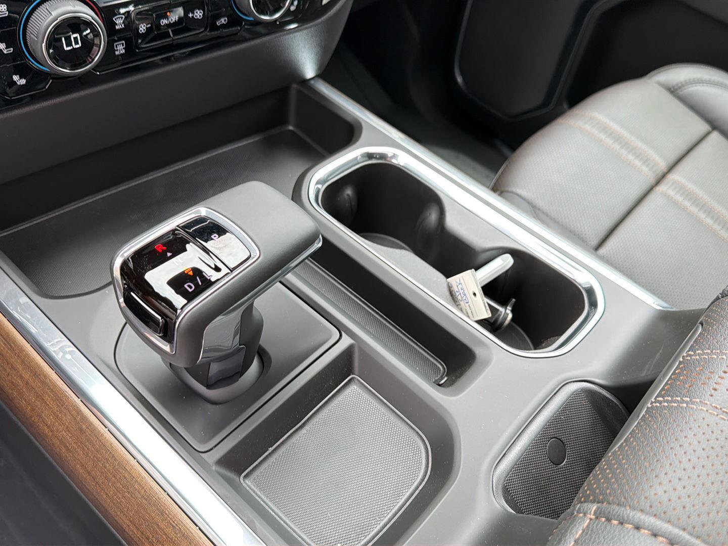 New 2026 Chevrolet Silverado 1500 High Country w/ High Country Premium Package AWD/4WD image 29