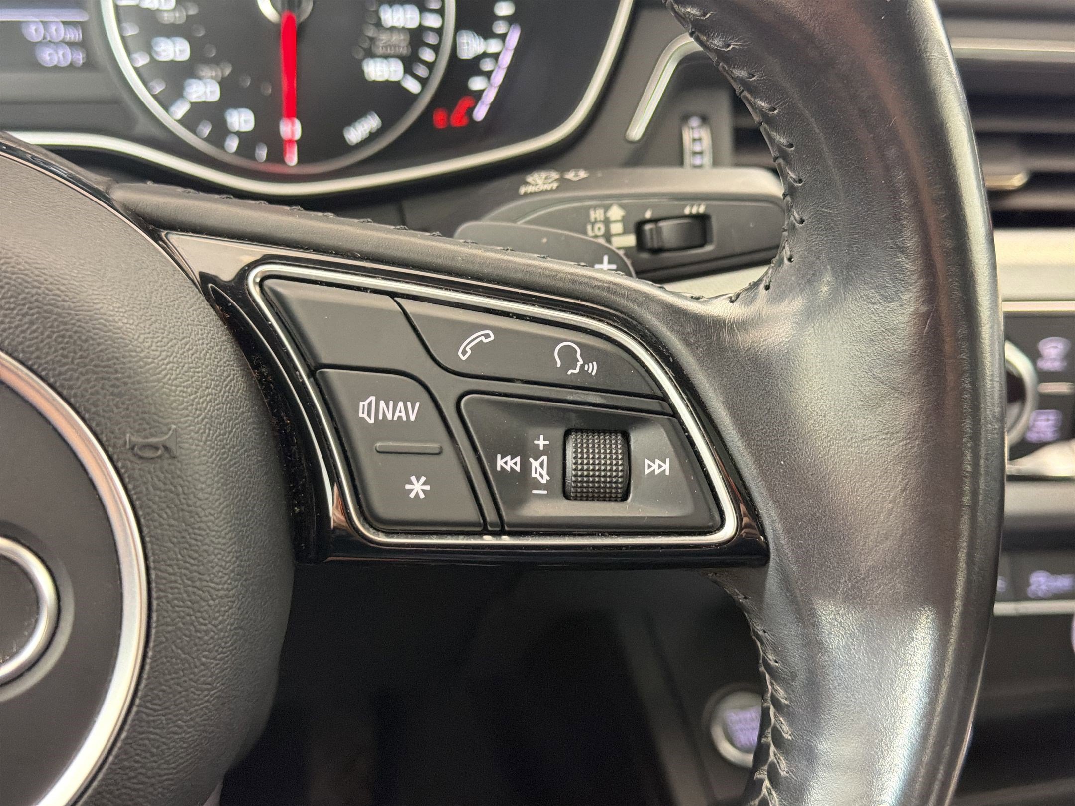 Used 2017 Audi A4 2.0T Premium FWD image 28
