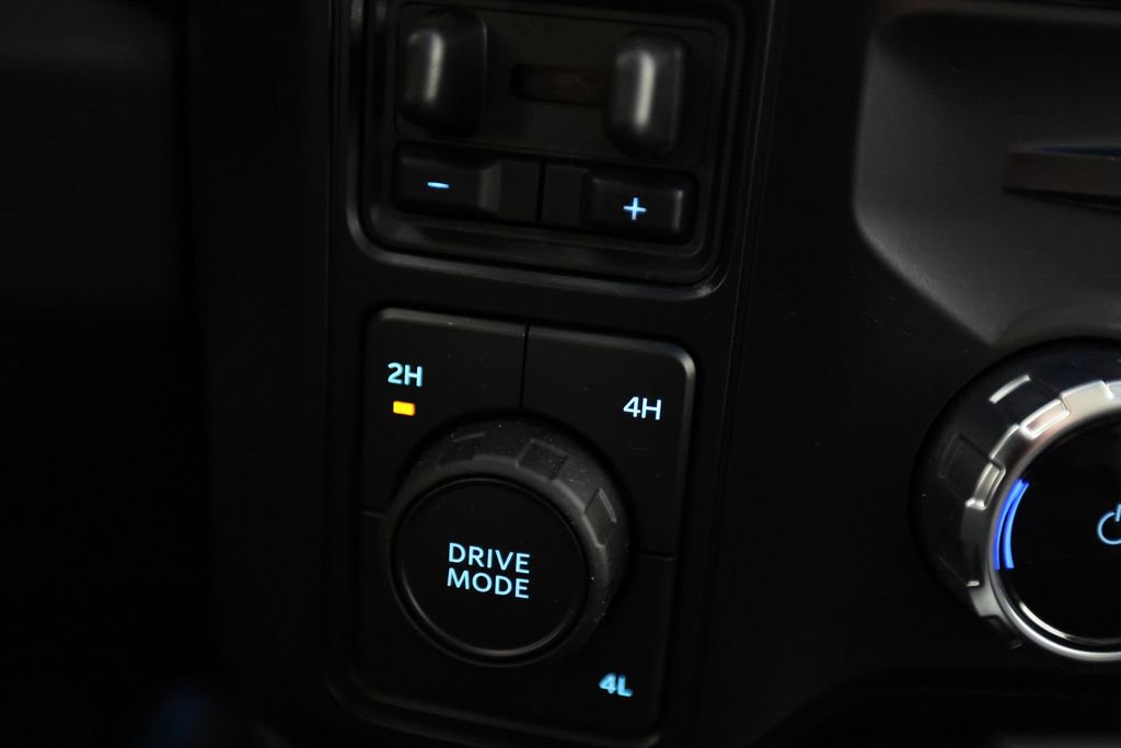 Used 2025 Ford F450 Platinum w/ FX4 Off-Road Package image 24