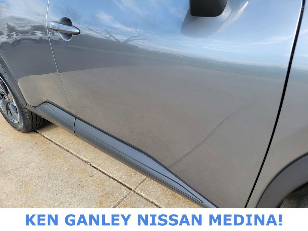 Certified 2025 Nissan Rogue SV AWD/4WD image 13