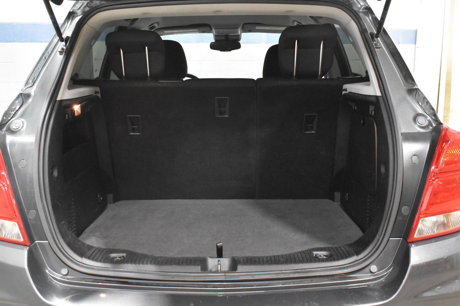 Used 2020 Chevrolet Trax LT FWD image 26