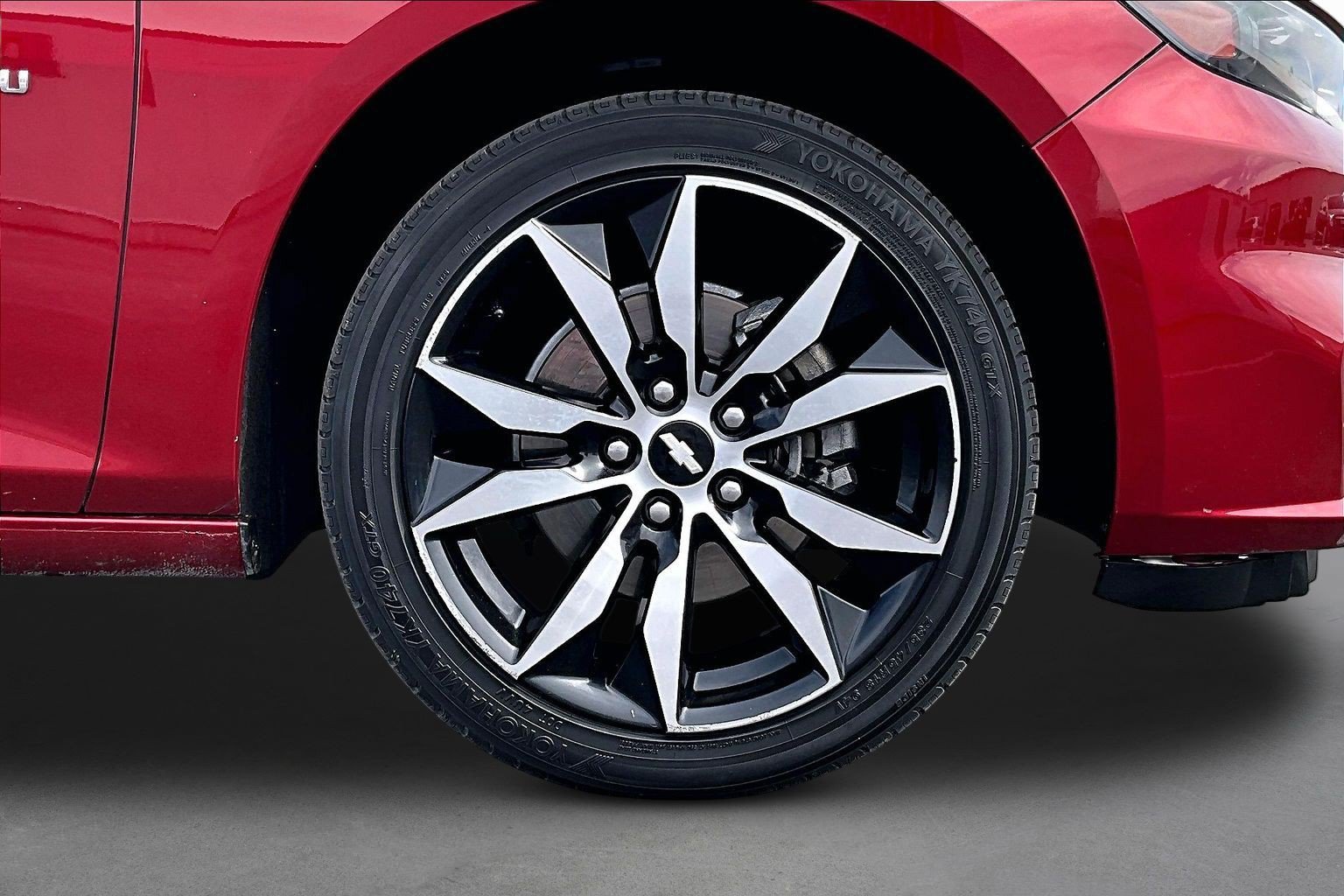 Used 2018 Chevrolet Malibu LT w/ Leather Package FWD image 8