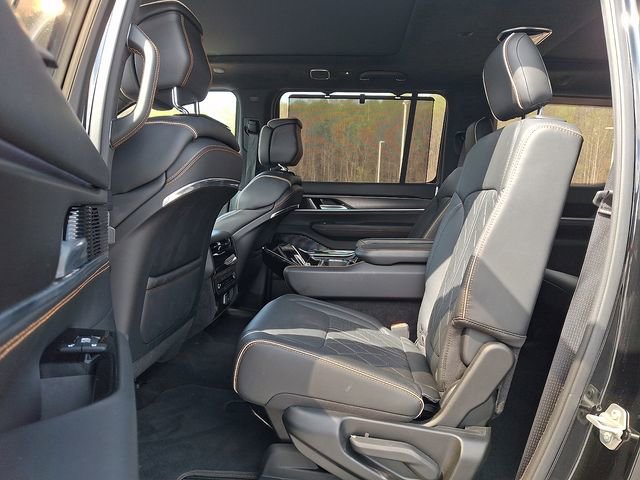 Used 2024 Jeep Grand Wagoneer Series III w/ Quick Order Packagew 28T image 10