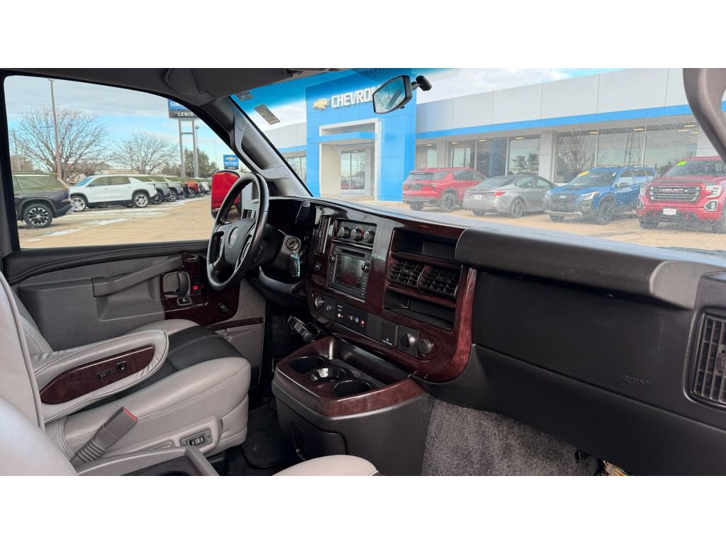 Used 2017 GMC Savana 2500 image 11