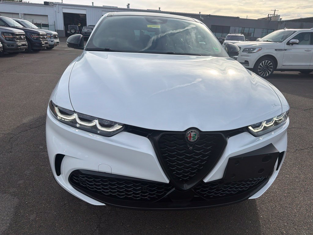 Used 2024 Alfa Romeo Tonale Veloce AWD/4WD image 10