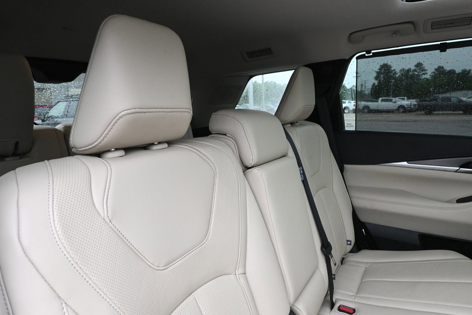 Used 2025 INFINITI QX60 Luxe w/ Vision Package FWD image 39