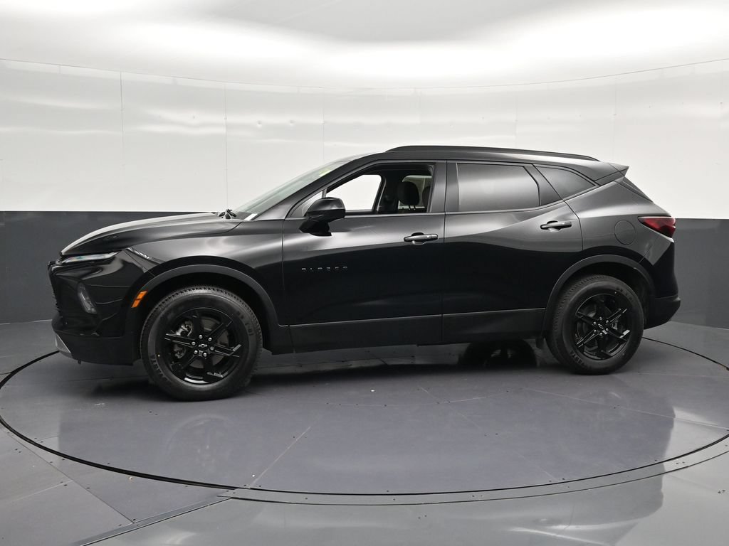Used 2024 Chevrolet Blazer LT w/ Midnight/Sport Edition FWD image 7