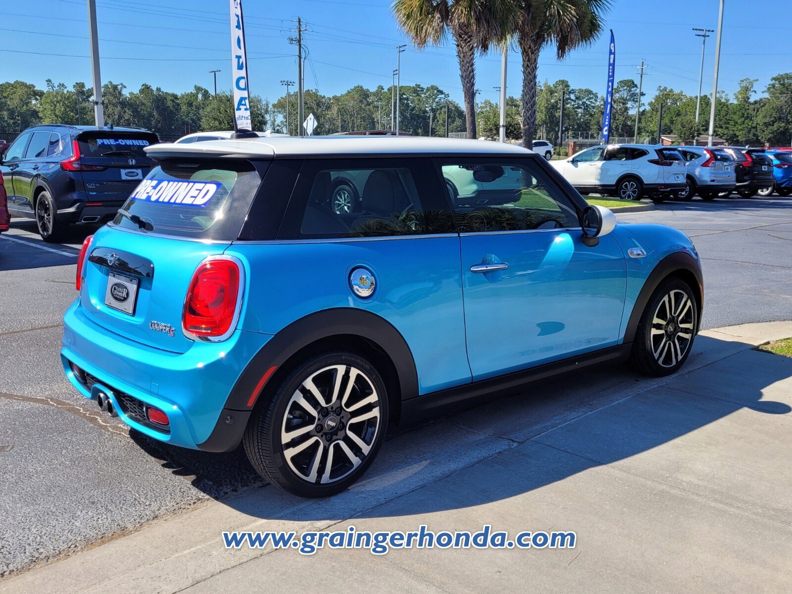 Used 2019 MINI Cooper S w/ Signature Upholstery Package image 5