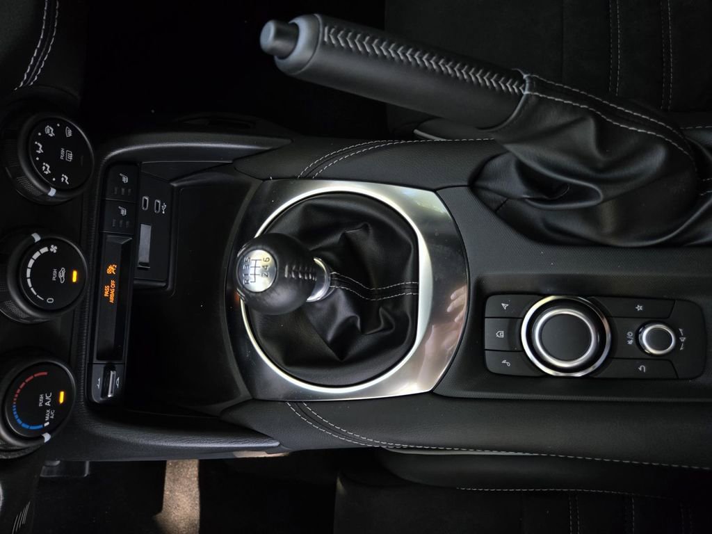 New 2025 MAZDA MX-5 Miata RF Club image 21