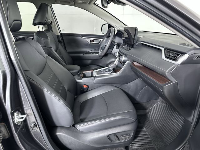 Used 2023 Toyota RAV4 Limited AWD/4WD image 29