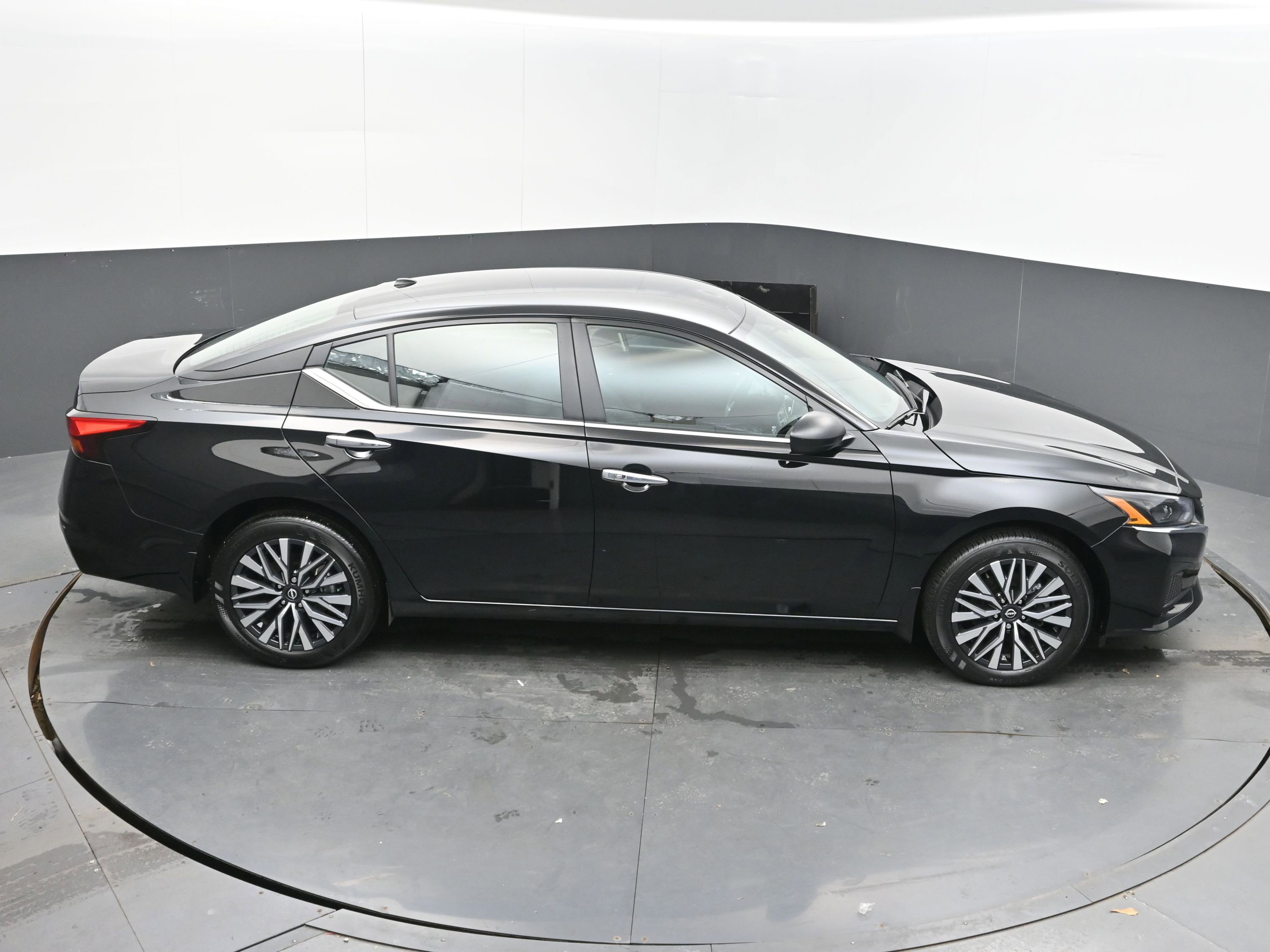 Certified 2025 Nissan Altima 2.5 SV image 37