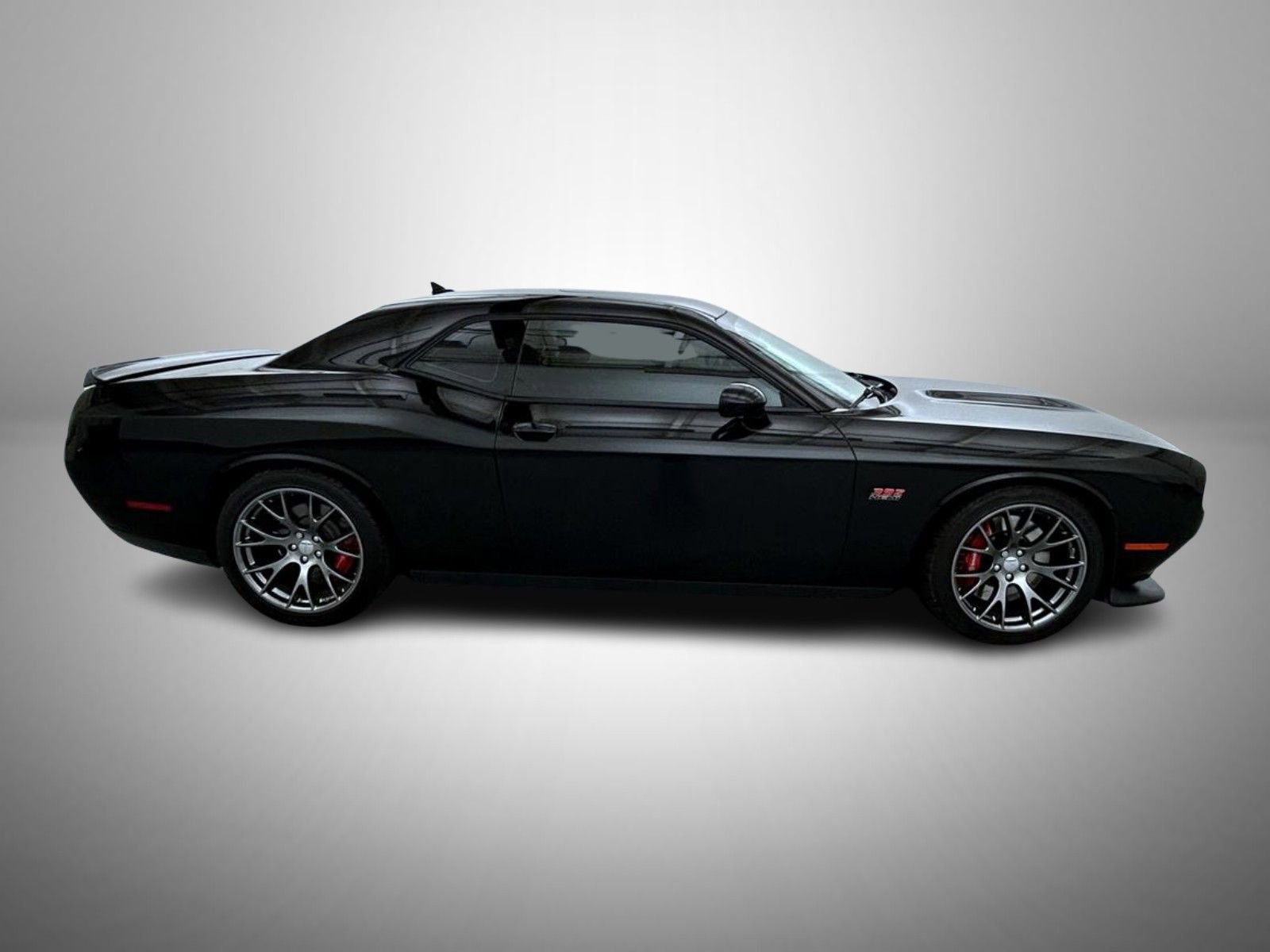Used 2016 Dodge Challenger SRT w/ Technology Group image 4