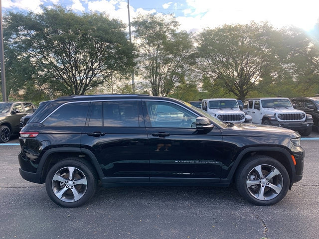 Used 2023 Jeep Grand Cherokee Limited AWD/4WD image 7