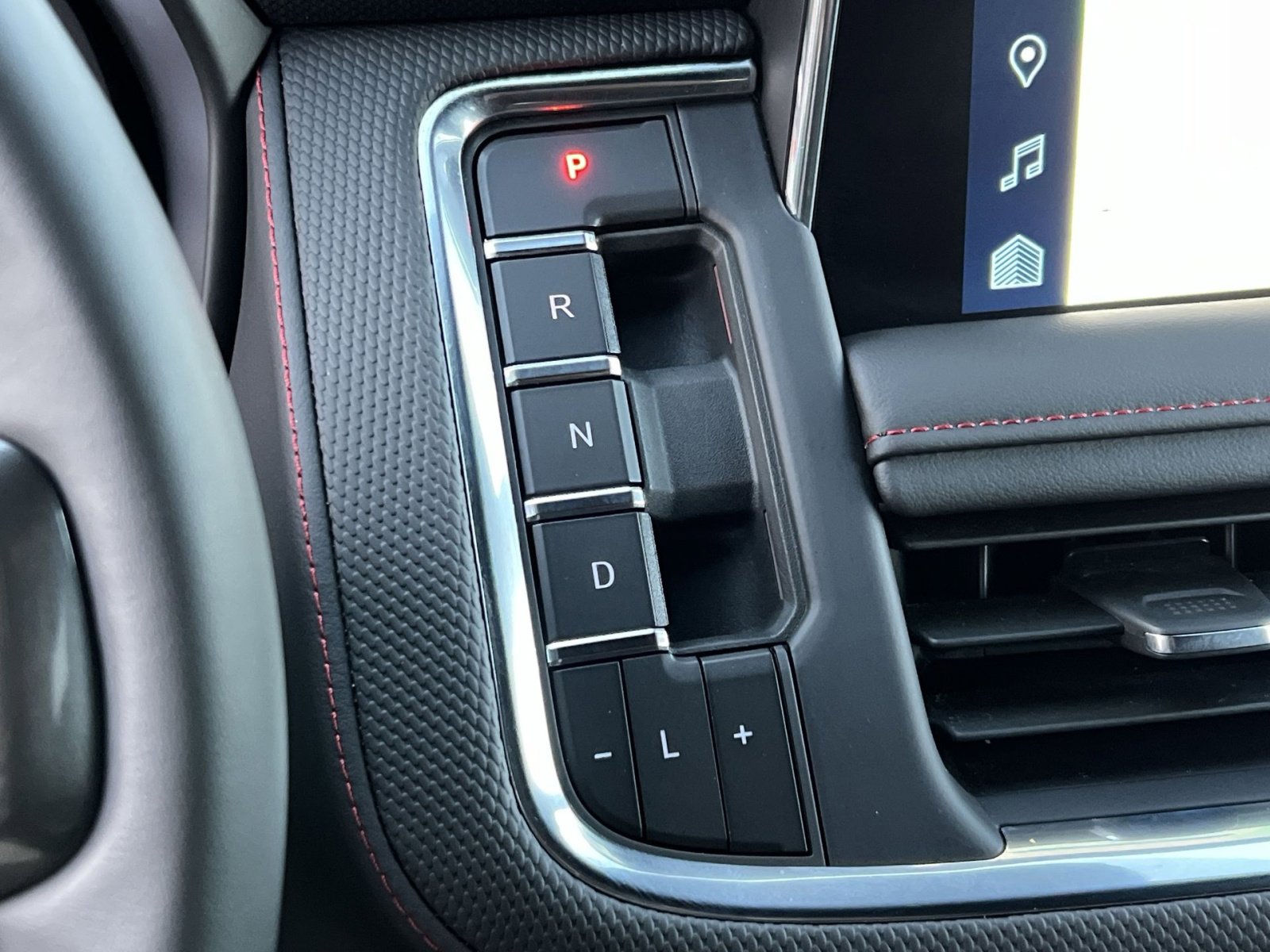 Used 2024 Chevrolet Tahoe RST w/ Luxury Package image 20