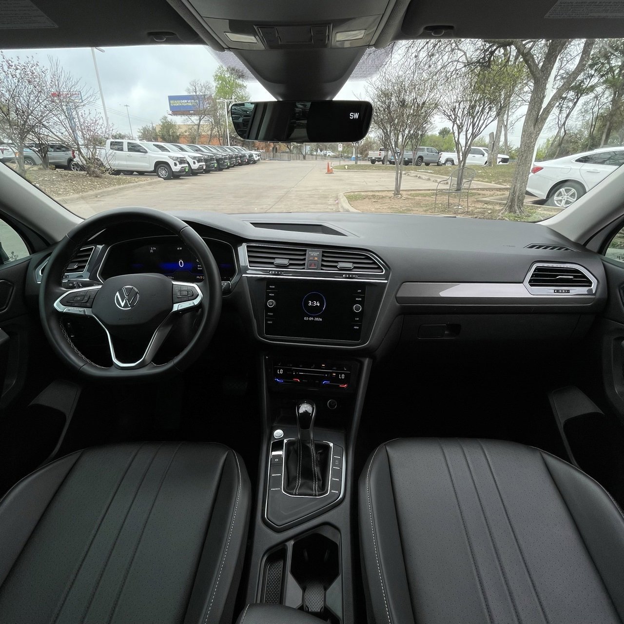 Used 2023 Volkswagen Tiguan SE image 11