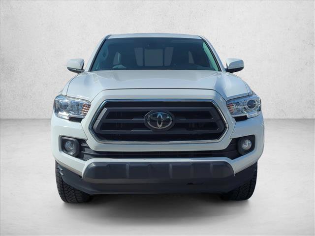 Used 2022 Toyota Tacoma SR5 AWD/4WD image 2