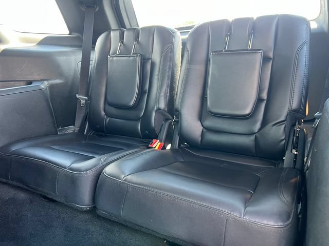 Used 2018 Ford Explorer XLT w/ Equipment Group 202A AWD/4WD image 7
