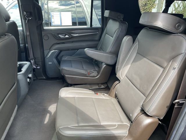 Used 2022 GMC Yukon XL Denali w/ Advanced Technology Package AWD/4WD image 9