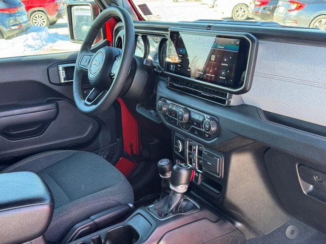 Used 2024 Jeep Wrangler Unlimited image 9