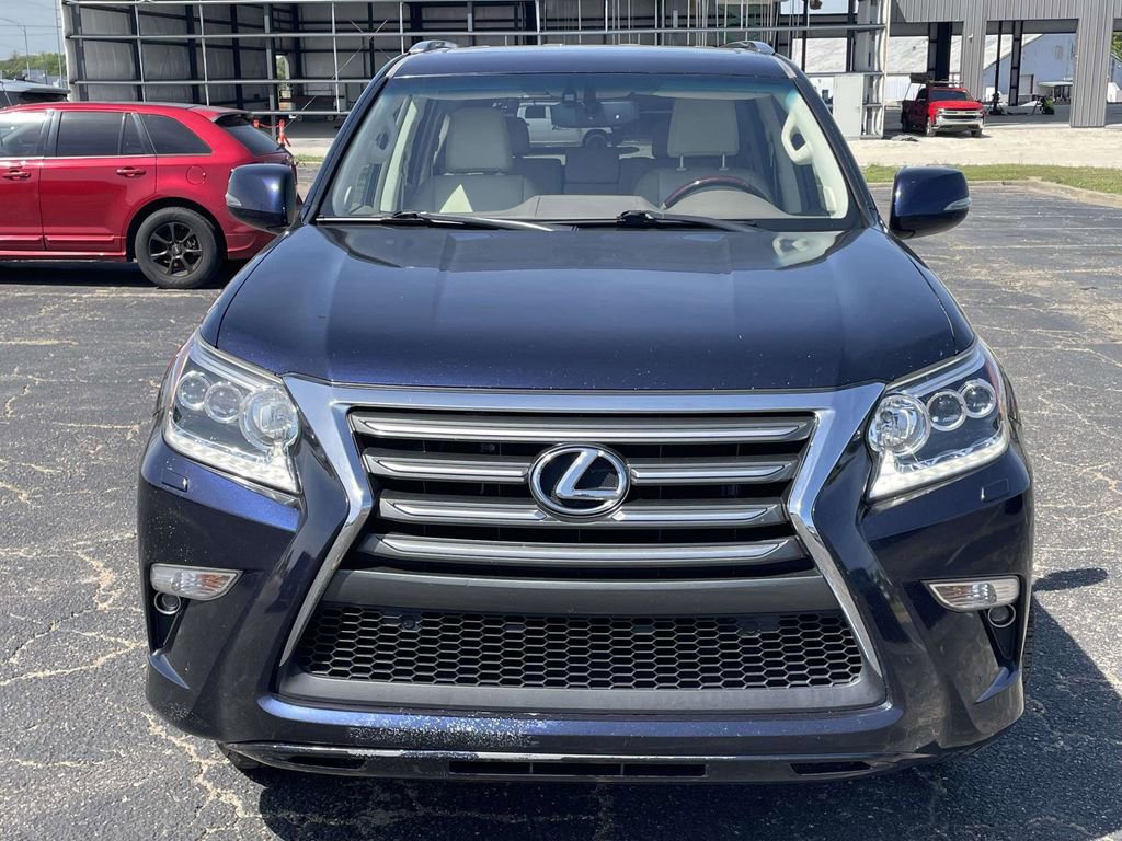 Used 2019 Lexus GX 460 Premium w/ Premium Package image 8
