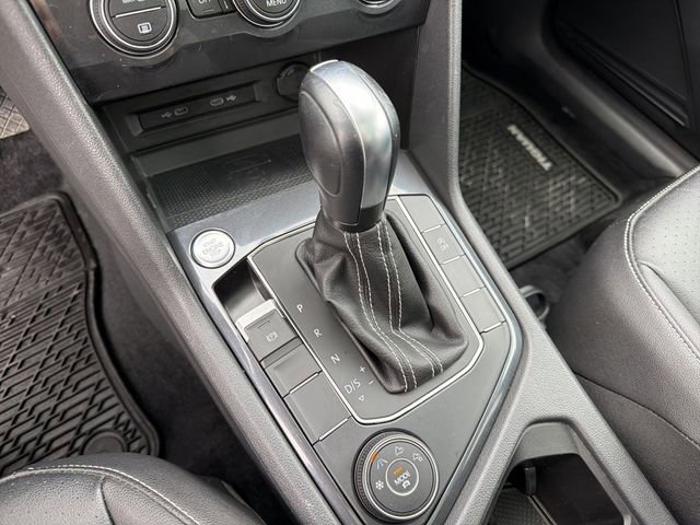 Used 2021 Volkswagen Tiguan SE image 21