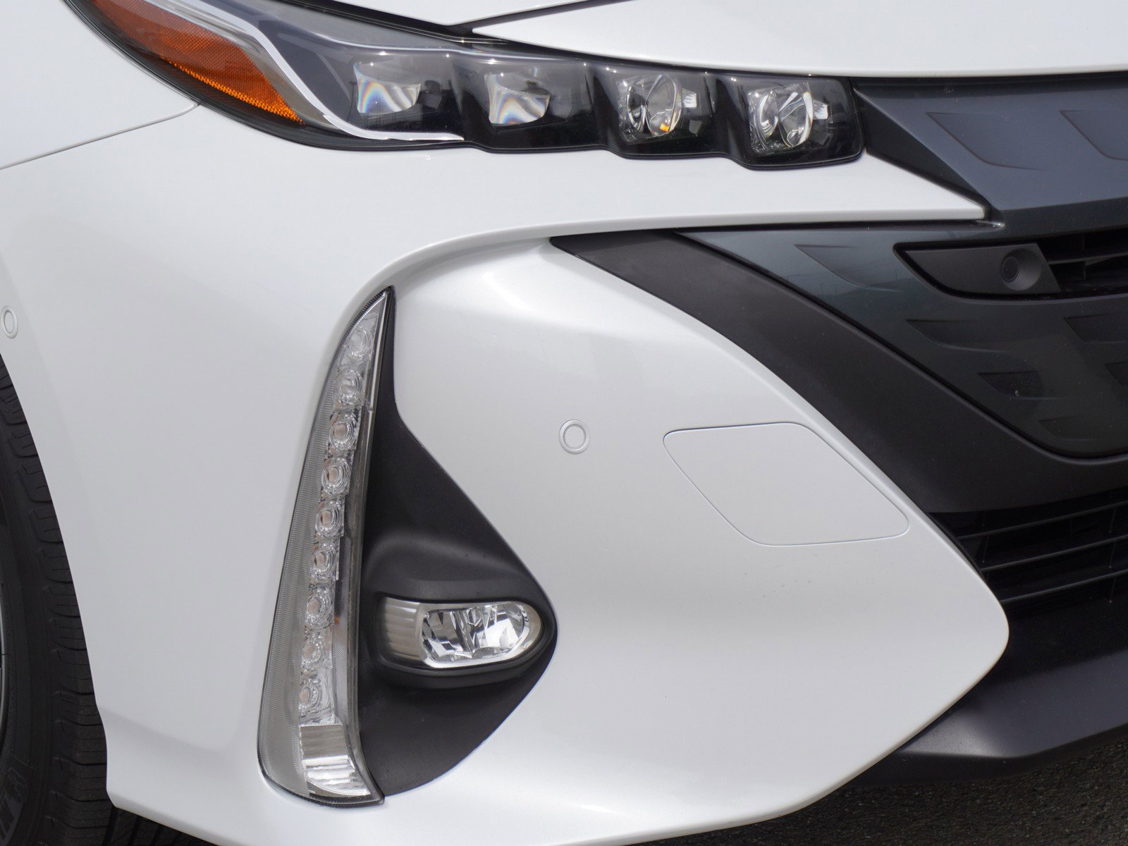 Used 2021 Toyota Prius Prime Limited w/ Carpet Mat Package (TMS) image 3