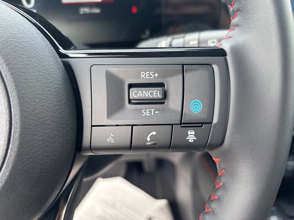 New 2025 Nissan Kicks SR FWD image 9