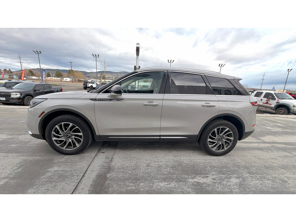 Used 2022 Lincoln Corsair FWD w/ Equipment Group 101A image 4