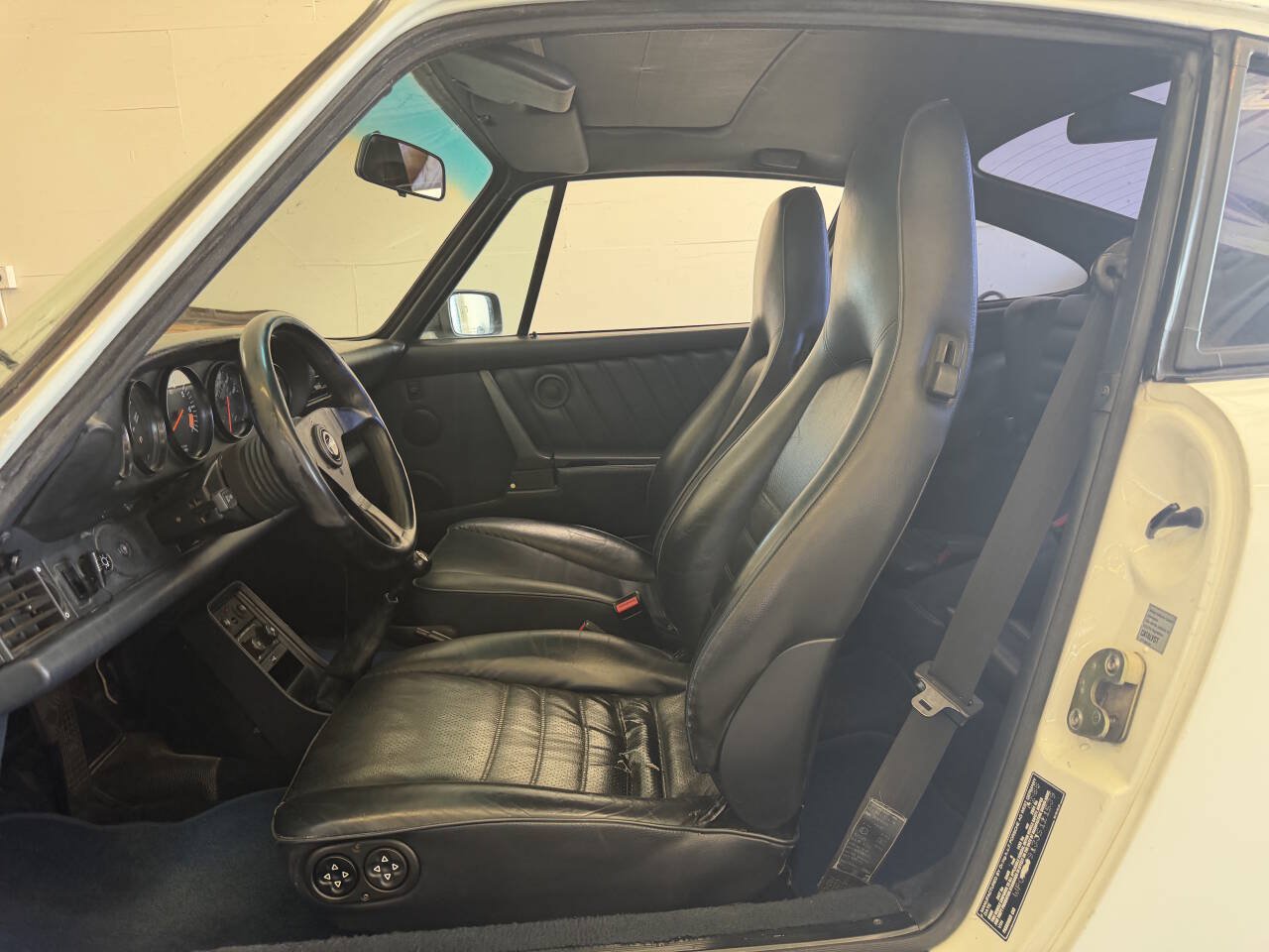 Used 1988 Porsche 911 Carrera RWD image 25