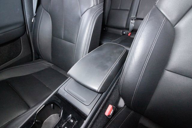 Certified 2025 Volvo XC40 B5 Ultra w/ Protection Package Premier AWD/4WD image 10