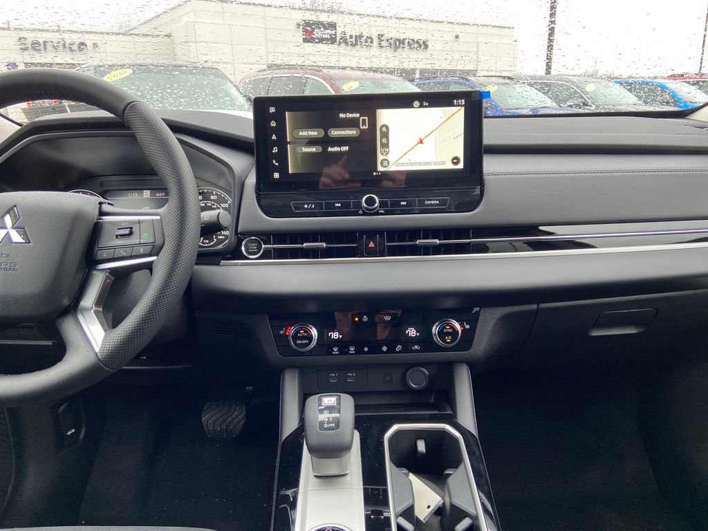 New 2026 Mitsubishi Outlander SE image 27