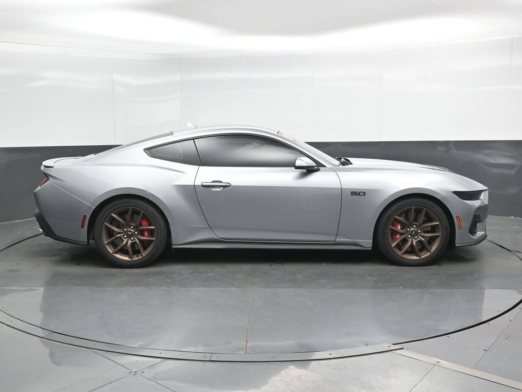 Used 2025 Ford Mustang GT Premium RWD image 3