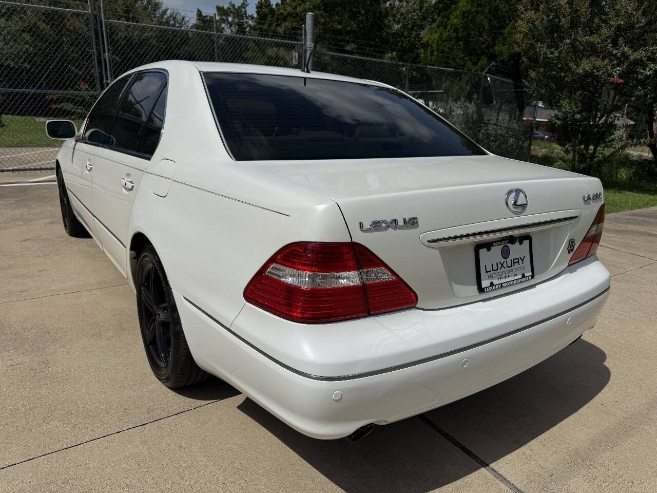 Used 2004 Lexus LS 430 RWD image 8