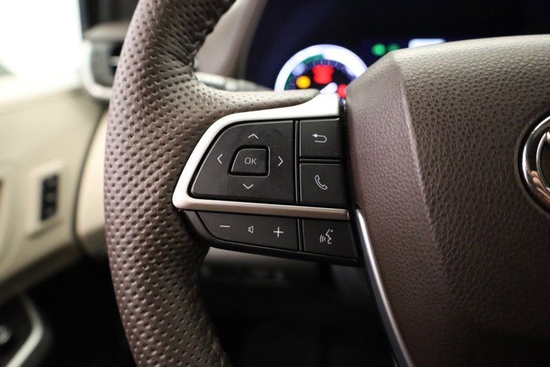 Used 2023 Toyota Sienna Platinum image 24