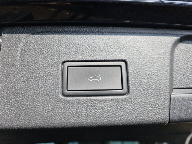 Used 2021 Volkswagen Atlas SEL R-Line image 15