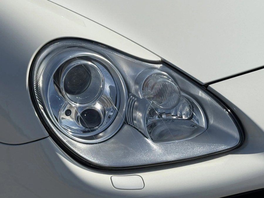 Used 2004 Porsche Cayenne S image 11