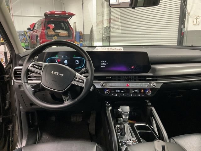 Used 2025 Kia Telluride S image 12