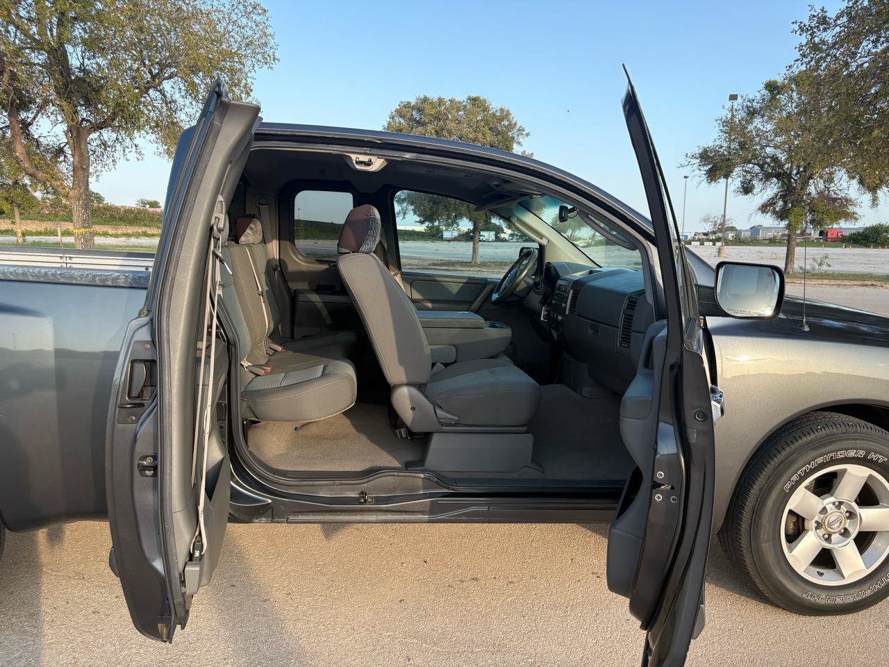 Used 2006 Nissan Titan SE RWD image 45
