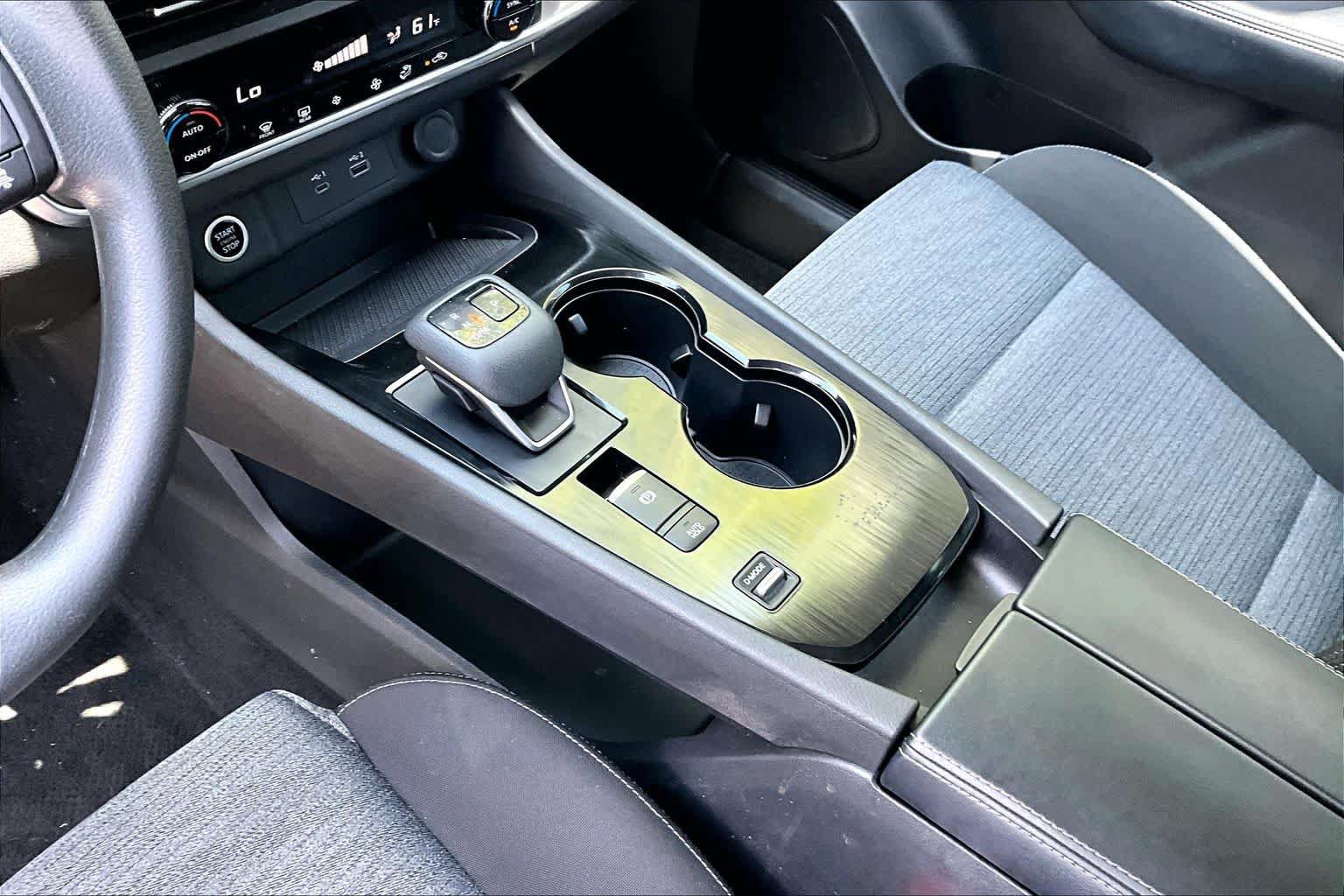 Certified 2023 Nissan Rogue SV FWD image 16
