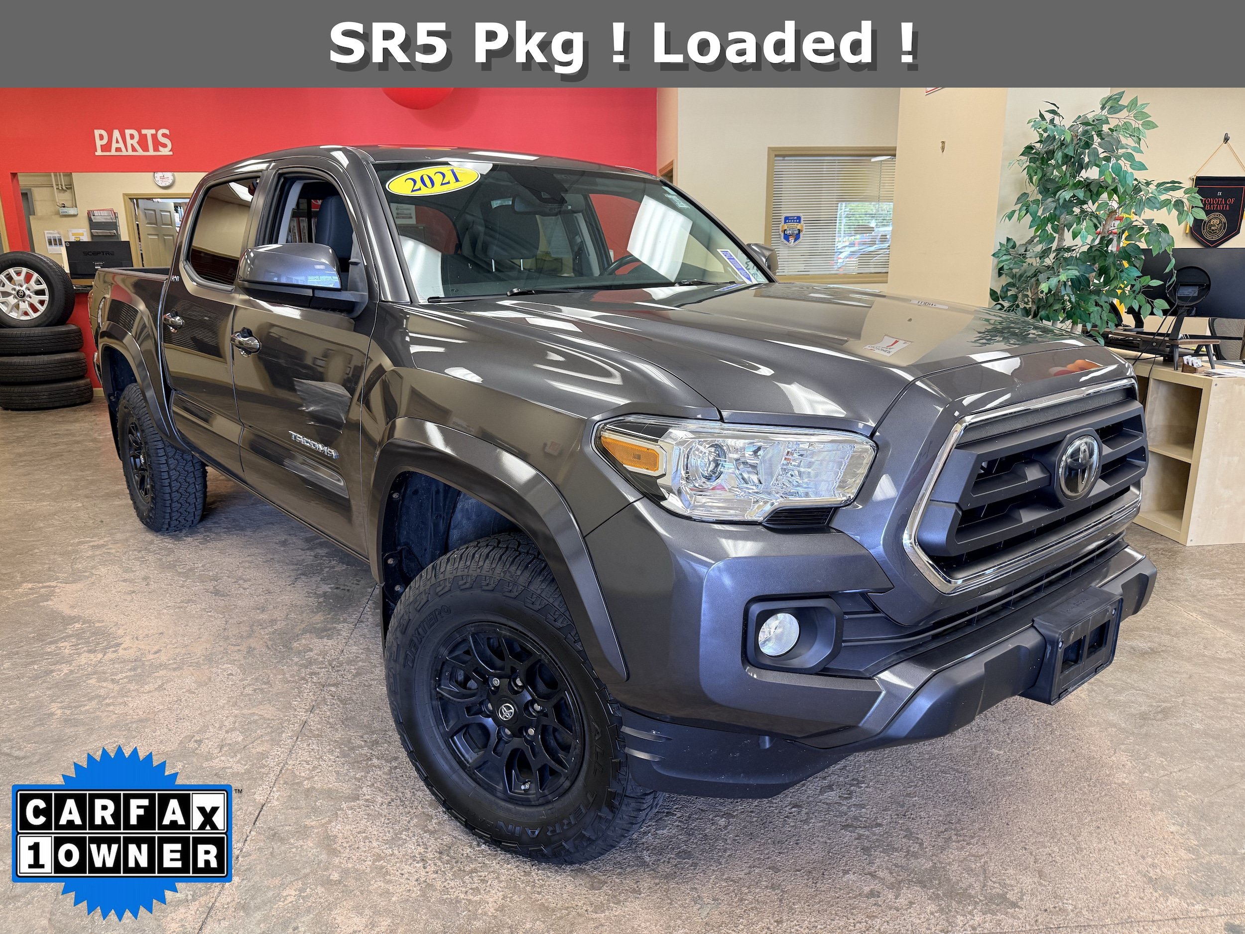 Used 2021 Toyota Tacoma SR5 AWD/4WD image 1