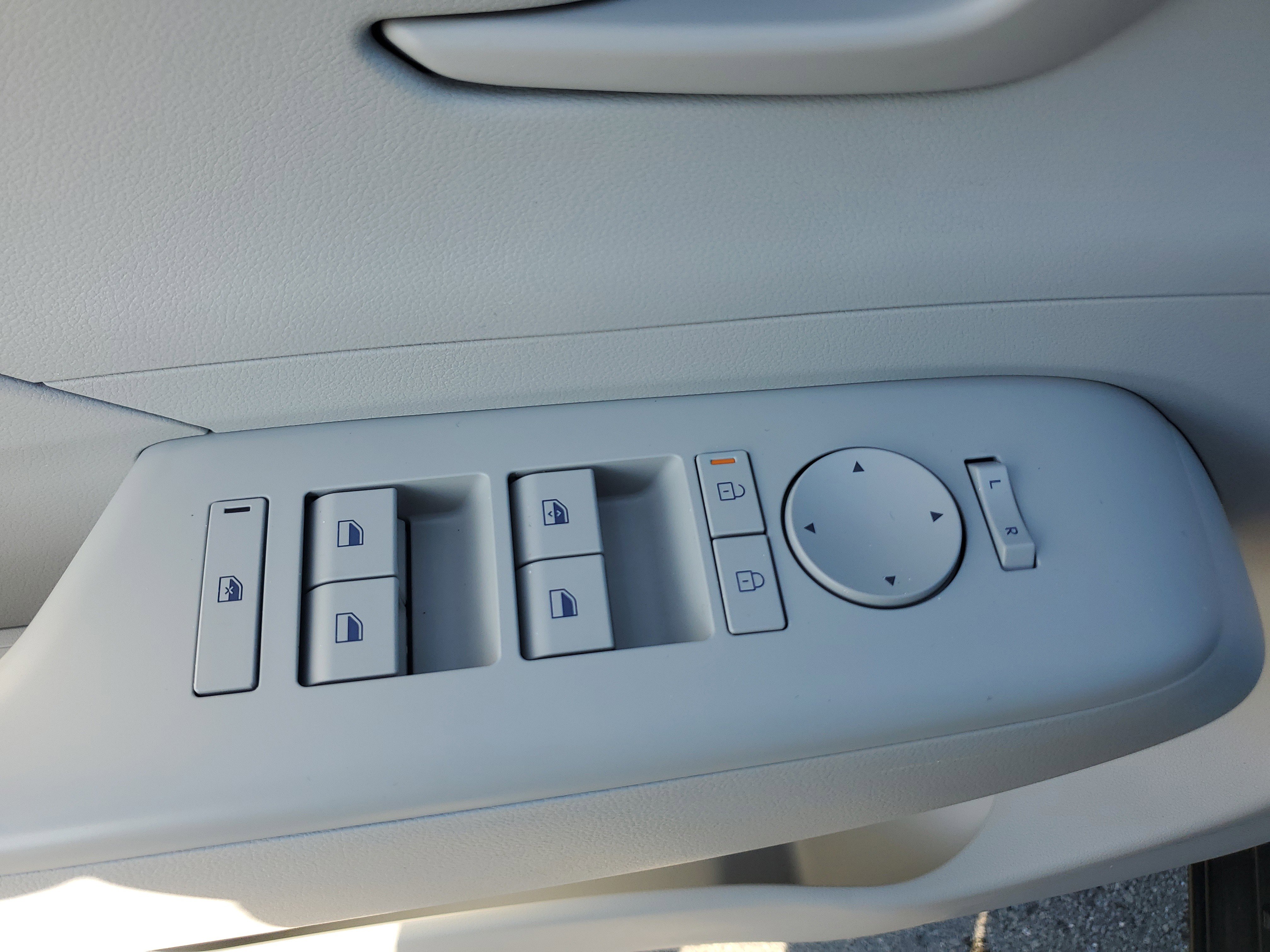 Used 2024 Hyundai Kona SEL image 27